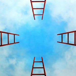 Four Red Ladders | Cuatro escaleras rojas